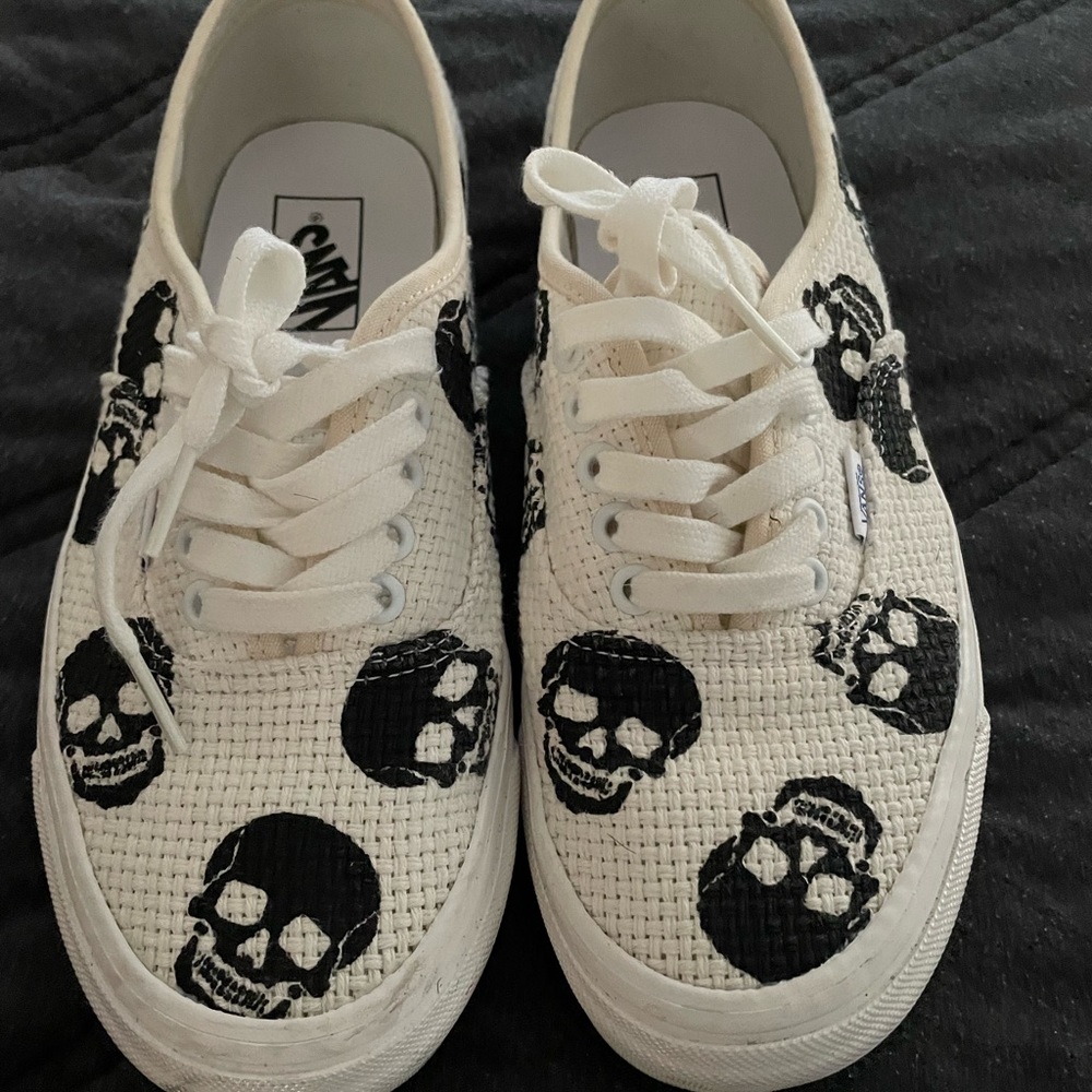 Vans “Skulls”